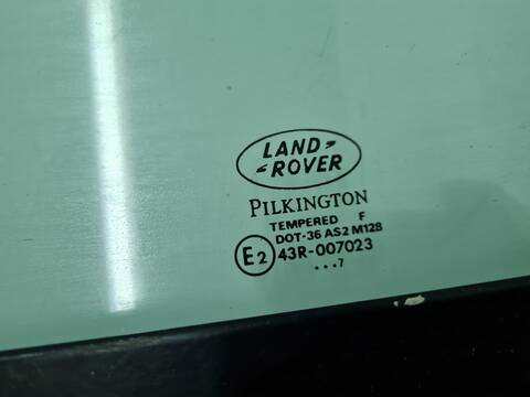 Foto 3ª: Luna Trasera Izquierda Land Rover Defender 2.4 TD4 122CV 90KW [HPCR] (2007)