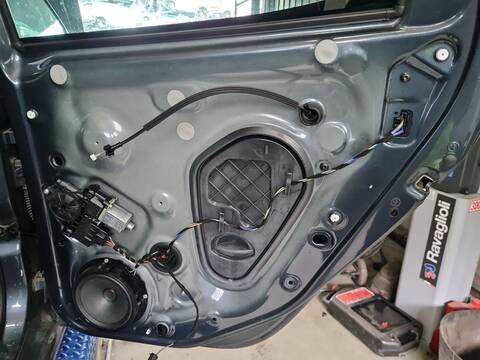 Elevalunas Manual Trasero Derecho Seat Ibiza 1.0 TSI 116CV 85KW