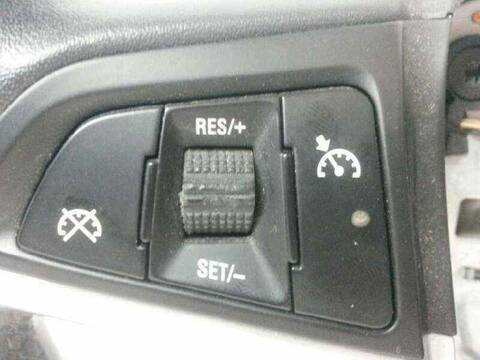 Foto 4ª: Volante Opel Astra 2.0 16V CDTI 165CV 121KW [A20DTH] (2011)