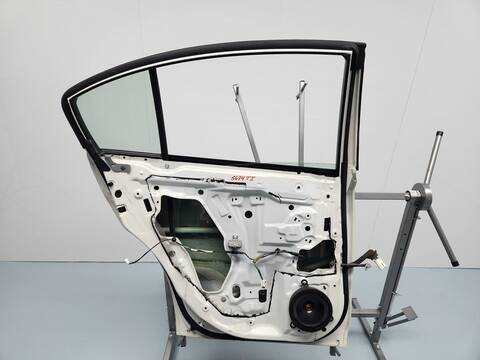 Foto 2ª: Puerta Trasera Izquierda Subaru Legacy LIMITED 150CV 110KW [OEE20] (2010)