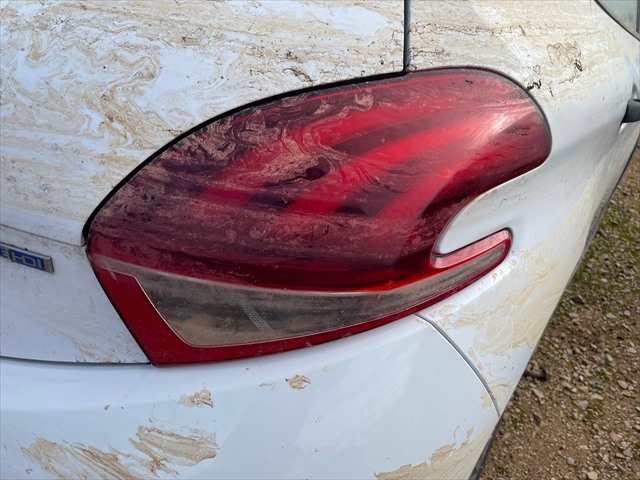 Foto 3ª: Piloto Trasero Derecho Peugeot 208 1.6 HDI 75cv [BH02] (2016)