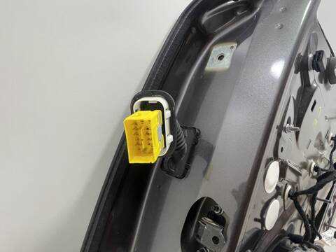 Foto 3ª: Puerta Trasera Derecha Peugeot 2008 YH01 (2020)
