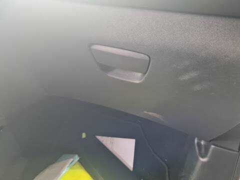 Guantera Peugeot 208 ACCESS 68CV 50KW