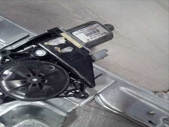 Foto 2ª: Elevalunas Eléctrico Delantero Derecho Peugeot 208 156CV 115KW