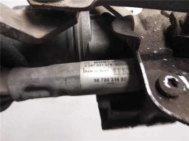 Foto 3ª: Motor Limpia Delantero Peugeot 407 1.6 CONFORT [1.6 LTR. - 80 KW HDI FAP CAT (9HZ - DV6TED4)] [9HZ (DV6TED4)]