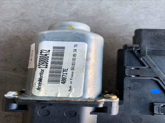Foto 2ª: Elevalunas Eléctrico Delantero Derecho Renault Megane 1.9 DCI 120CV II 3/5 PUERTAS BM/CM DESDE 10/2002 [F9Q 800] (2003)
