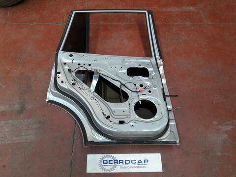 Foto 2ª: Puerta Trasera Izquierda Ssangyong Kyron 2.0 141CV 104KW (2007)