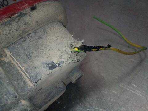 Foto 3ª: Piloto Portón Derecho Nissan Cabstar CABINA SIMPLE CABINA INDIVIDUAL 120CV 88KW [BD30D] (2002)