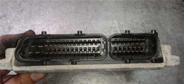 Foto 2ª: Centralita Motor ECU Seat Toledo 2.3 EXECUTIVE [2.3 LTR. - 110 KW VR5 CAT (AGZ)]