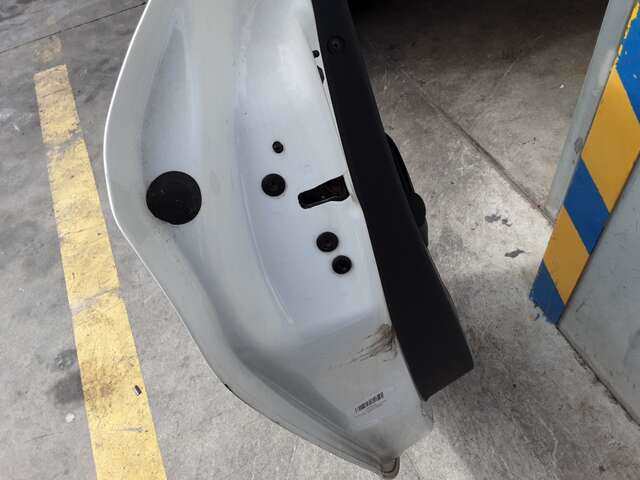 Foto 2ª: Puerta Trasera Izquierda Peugeot 208 1.2 12V82CV 0CV [HMZ] (2015)