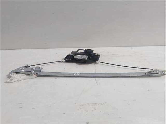 Elevalunas Eléctrico Delantero Izquierdo Toyota Yaris 1.5 HYBRID MXPH11) 92CV