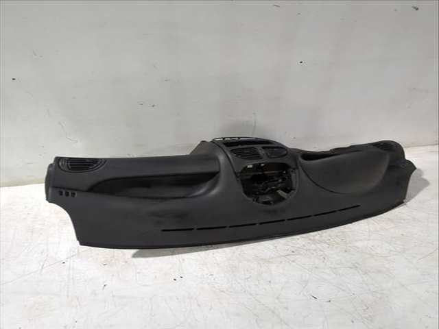 Foto 3ª: Salpicadero Peugeot 206 1.4 HDI ECO 70 HATCHBACK 68CV 50KW [8HX (DV4TD),8HZ (DV4TD)] (2005)