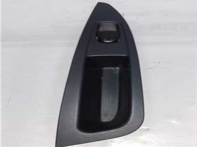 Botonera Elevalunas Nissan Qashqai 1.6 DCI 130CV 96KW