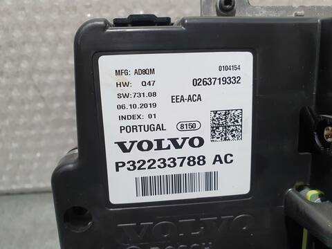 Foto 3ª: Cuadro de Instrumentos Volvo V60 BASIS 150CV 110KW FAMILIAR [D4204T16] (2019)