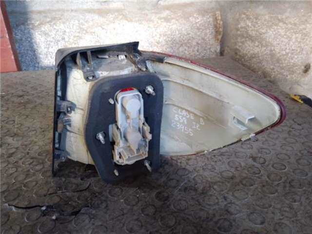 Foto 2ª: Piloto Trasero Izquierdo Mercedes Clase B 150 2.0 180 CDI (245.207) [2.0 LTR. - 80 KW CDI CAT] [OM 640.940]