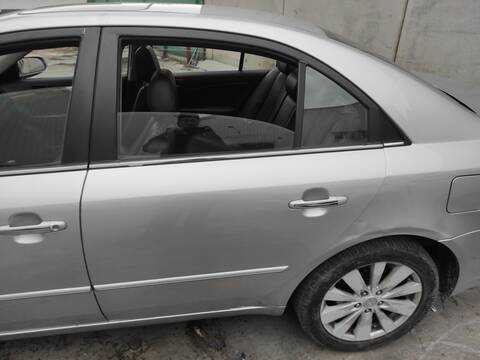 Puerta Trasera Izquierda Hyundai Sonata D4EA