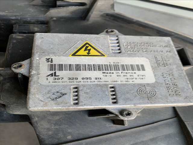 Foto 2ª: Faro Derecho Peugeot 407 2.0 HDI136CV 0CV [RHR] (2006)