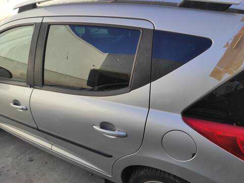 Puerta Trasera Izquierda Peugeot 207 5FW