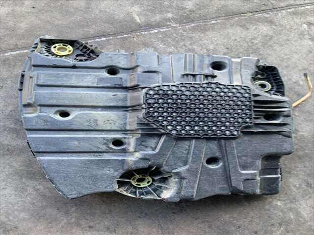 Foto 2ª: Deposito AdBlue Peugeot 2008 1.6 HDI99CV 0CV [BH02] (2018)