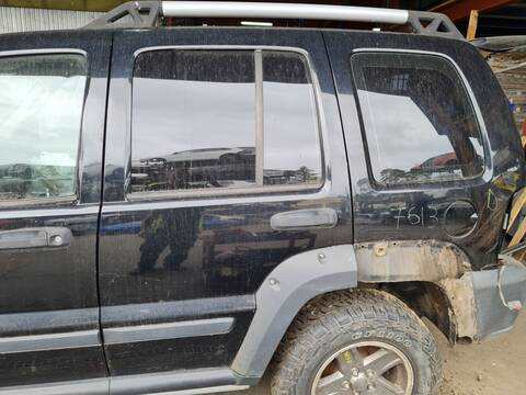 Puerta Trasera Izquierda Jeep Cherokee 2.8 CRD LIMITED 150CV 110KW