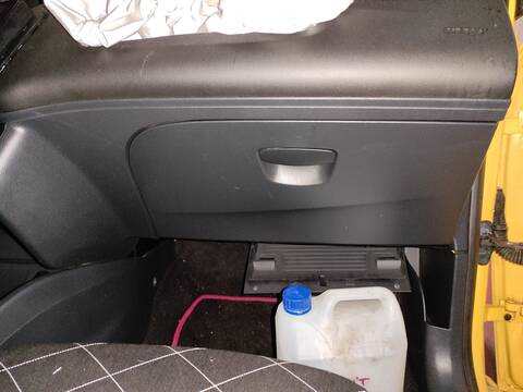 Guantera Seat Ibiza CAVE