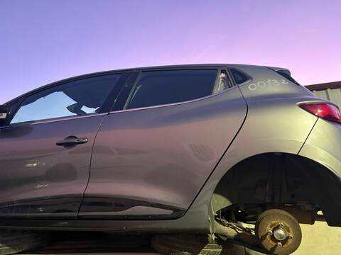 Puerta Trasera Izquierda Renault Clio H4B400