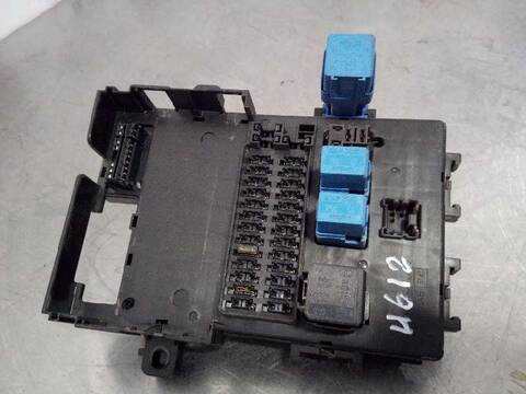 Foto 2ª: Caja Reles Fusibles Nissan Almera 90CV 66KW (2000)
