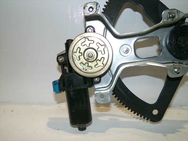 Foto 2ª: Elevalunas Eléctrico Delantero Izquierdo Daewoo Tacuma 1.6 G 2001-2008 [A16DMS] (2003)
