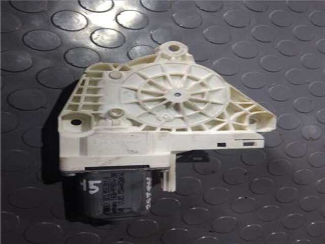 Foto 3ª: Elevalunas Eléctrico Trasero Izquierdo Audi A4 2.0 BÁSICO [2.0 LTR. - 110 KW 16V TDI] [CSU]