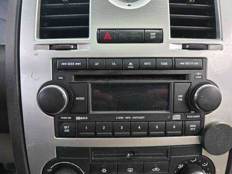 Sistema Audio Radio CD Chrysler 300 642982 AUT.