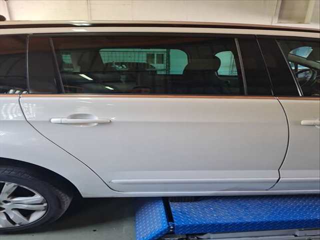Puerta Trasera Derecha Peugeot 5008 1.6 HDI 114CV 84KW