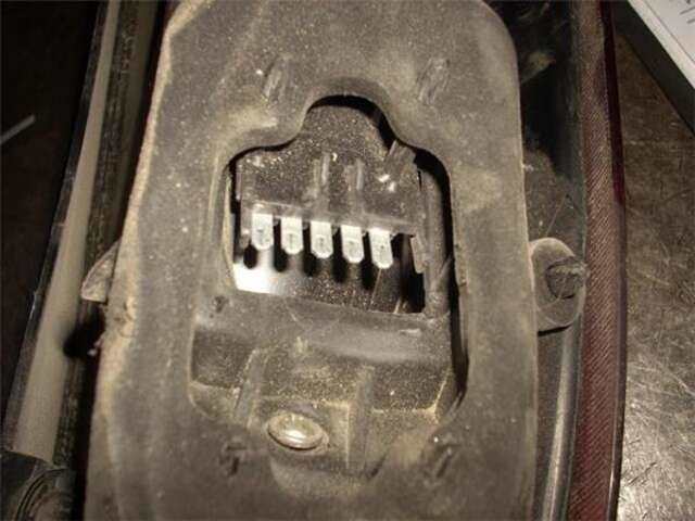 Foto 3ª: Piloto Trasero Derecho Opel Corsa 1.3 CDTI [Z 13 DTJ]