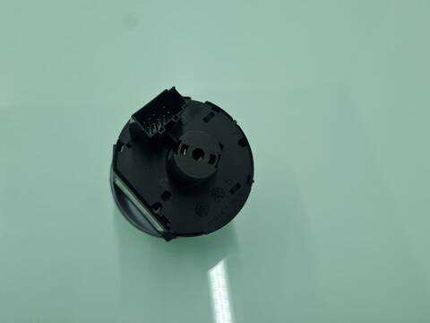 Foto 2ª: Mando Luces Volkswagen Touran ADVANCE BMT 150CV 110KW [DTSB] (2021)