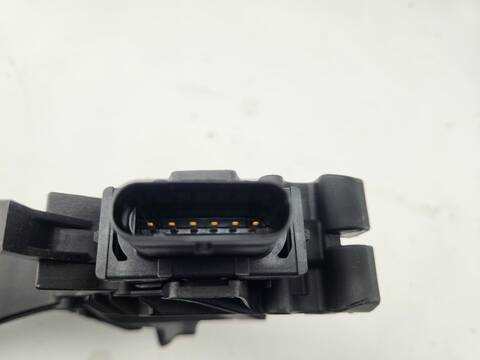 Foto 4ª: Pedal Acelerador Volkswagen Golf STYLE 115CV [DXDE] (2024)