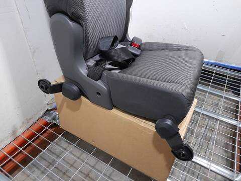 Foto 3ª: Asientos Traseros Toyota Hiace VERSION INDEFINIDA (2019)