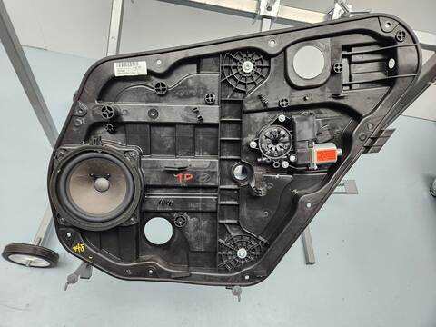 Elevalunas Manual Trasero Derecho Hyundai i40 STYLE 141CV 104KW