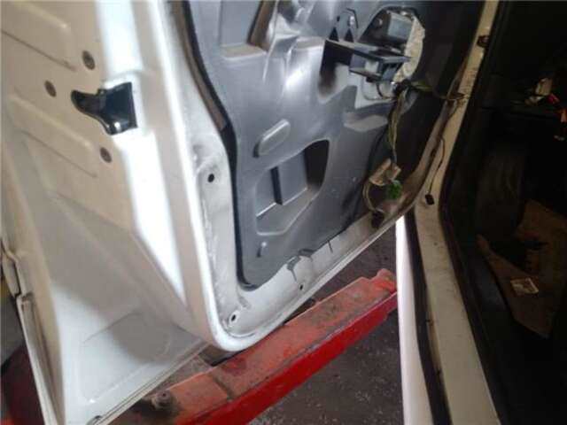 Foto 3ª: Puerta Delantera Izquierda Peugeot 307 1.6 HDI 110 [9HY (DV6TED4)]