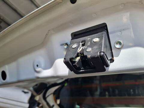 Cerradura Maletero Portón Mazda CX5 CENTER-LINE AWD