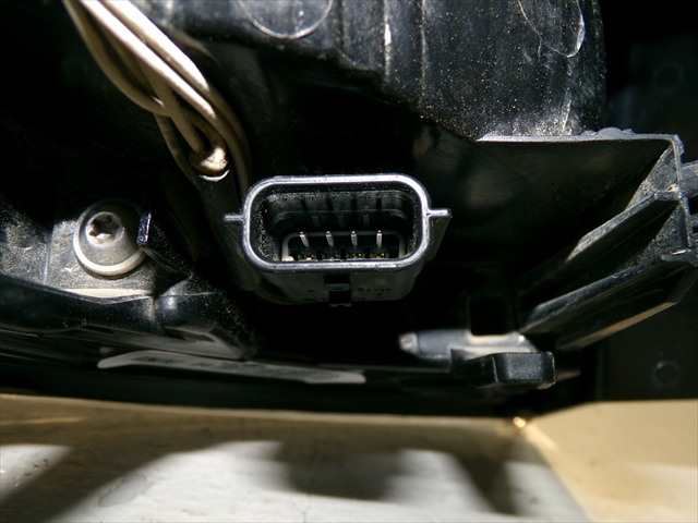 Foto 4ª: Piloto Trasero Derecho Renault Clio 1.0 G 2023-2026 [H4DF4] (2024)