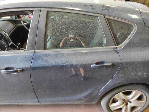 Puerta Trasera Izquierda Opel Astra A17DTR BERLINA