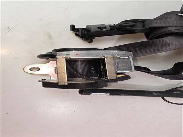 Foto 2ª: Cinturón Delantero Derecho Opel Astra A14XER (2010)