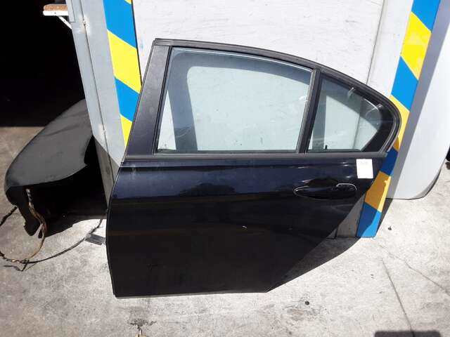 Puerta Trasera Izquierda Bmw Serie 3 315 2.0 DI 143CV BERLINA 0CV