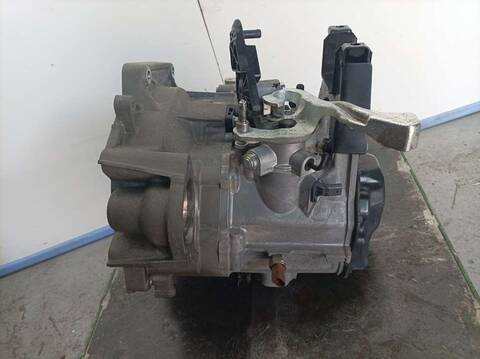 Foto 2ª: Caja Cambios Volkswagen Polo ADVANCE 90CV 66KW [CBZC] (2015)