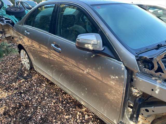 Foto 3ª: Puerta Delantera Derecha Mercedes Clase C 220 2.0 CDI 170CV [646811] (2007)