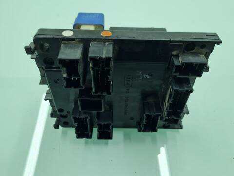 Foto 4ª: Caja Reles Fusibles Nissan Patrol GR S 129CV 95KW [RD28] (2000)