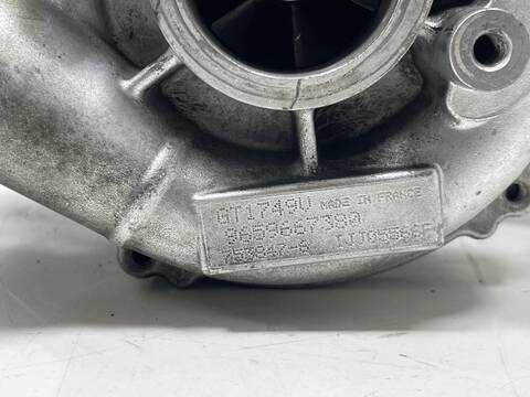 Foto 2ª: Turbocompresor Volvo V50 D4204T FAMILIAR (2006)