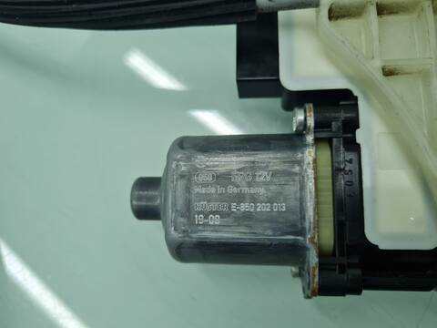 Foto 4ª: Elevalunas Manual Trasero Izquierdo Audi A1 30 TFSI BASICO 116CV 85KW [DKRF] (2020)