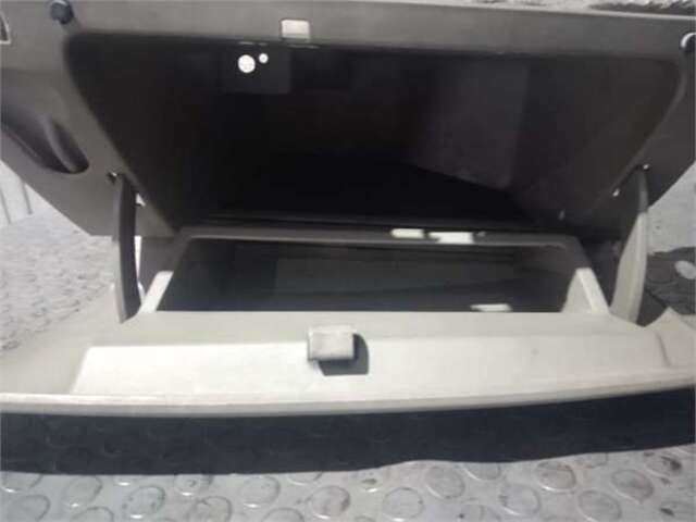 Foto 3ª: Guantera Renault Megane 1.9 CONFORT AUTHENTIQUE [1.9 LTR. - 88 KW DCI DIESEL] II BERLINA 5P (10.2002-_) [F9Q B8]