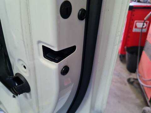 Cerradura Puerta Delantera Derecha Audi Q3 2.0 TDI QUATTRO 177CV 130KW