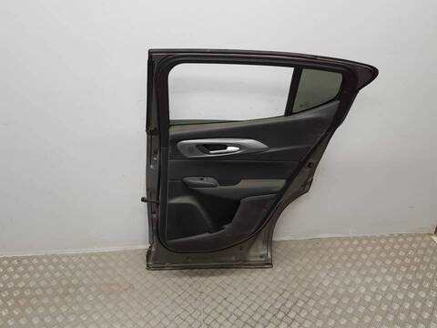 Foto 3ª: Puerta Trasera Derecha Jeep Renegade RED MILD-HYBRID FWD (2015)